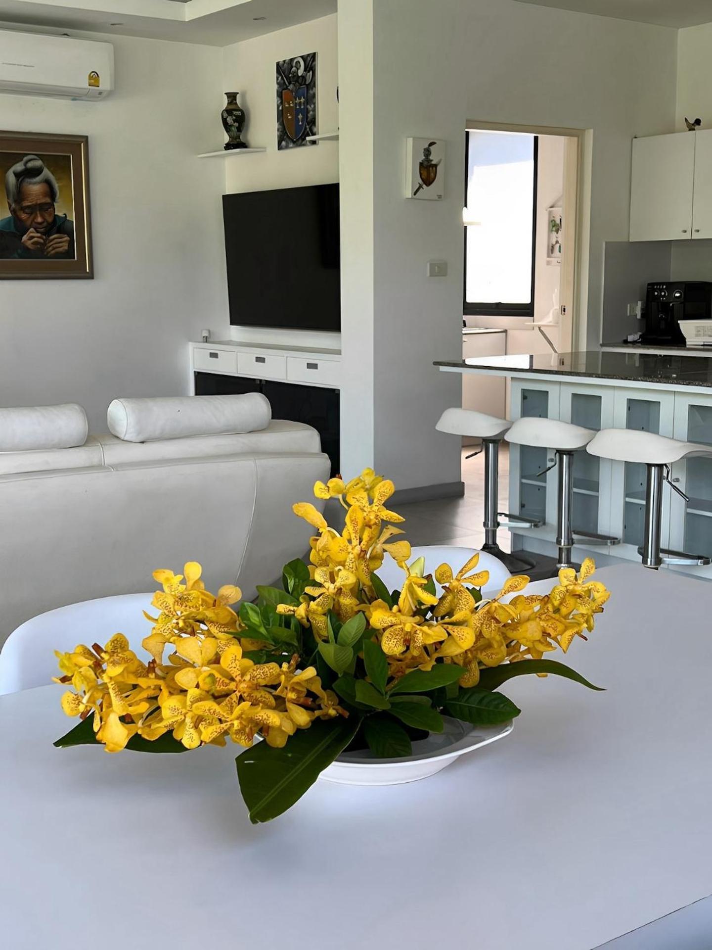 Tropical Cocoon Villaer *